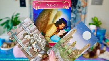 AQUARIUS: “THIS IS GETTING INTENSE! AND IT’S SCARING THE SH*T OUTTA ME!!” MID MAY TAROT LOVE READING